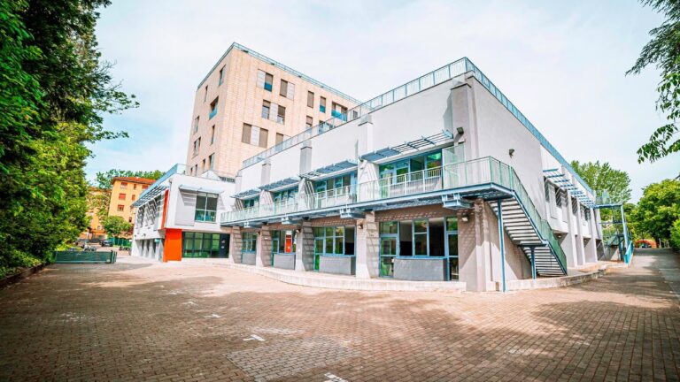 Recensioni sulle Scuole Manzoni di Bologna